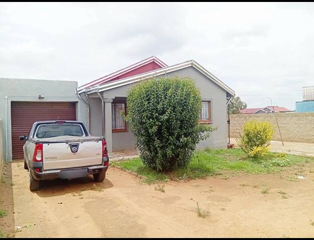 2 BEDROOM HOUSE FOR SALE IN EVATON SMALL FARMS